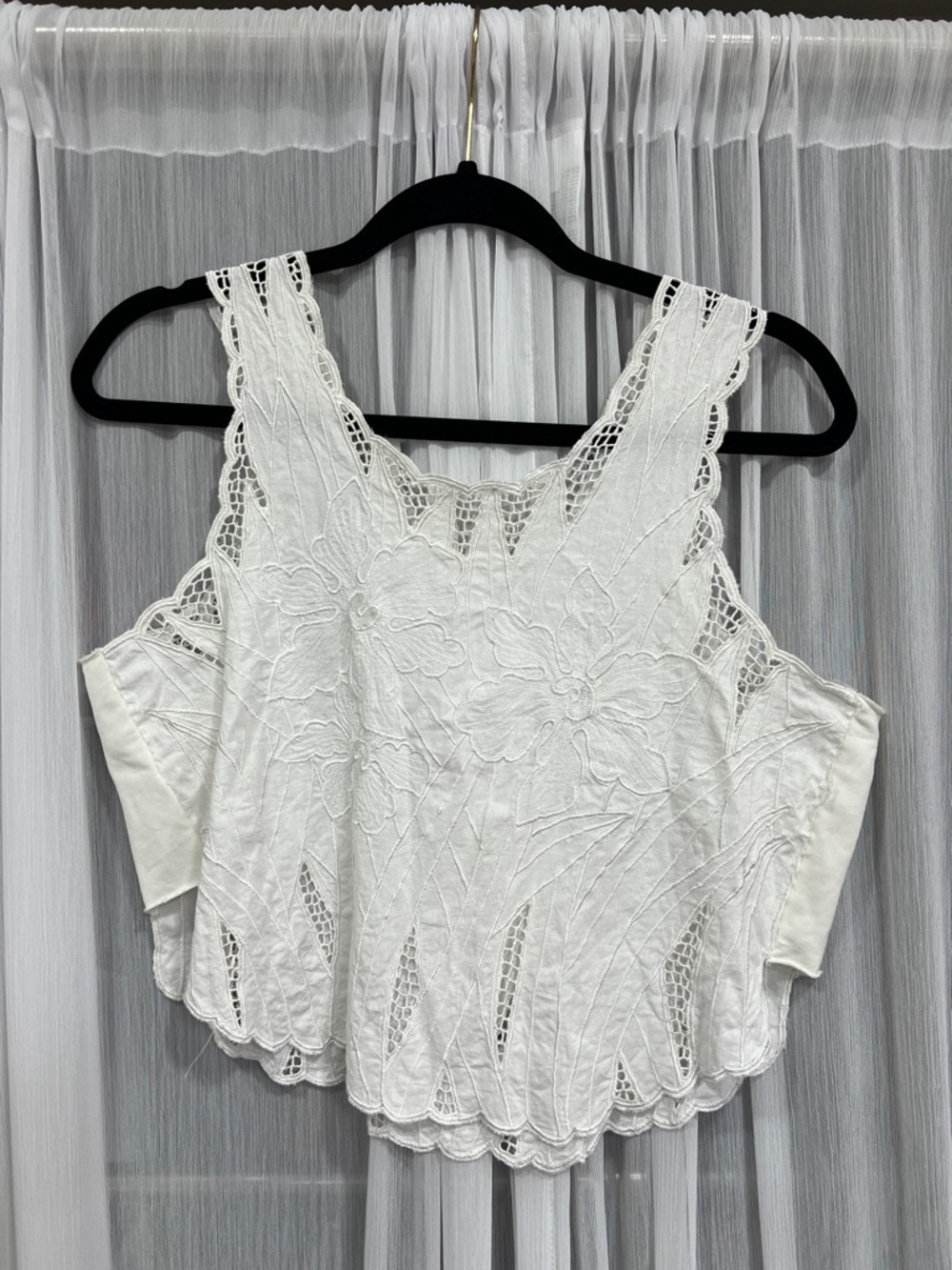 handmade White Lace Embroidered Tank Top camisole size: medium-Small